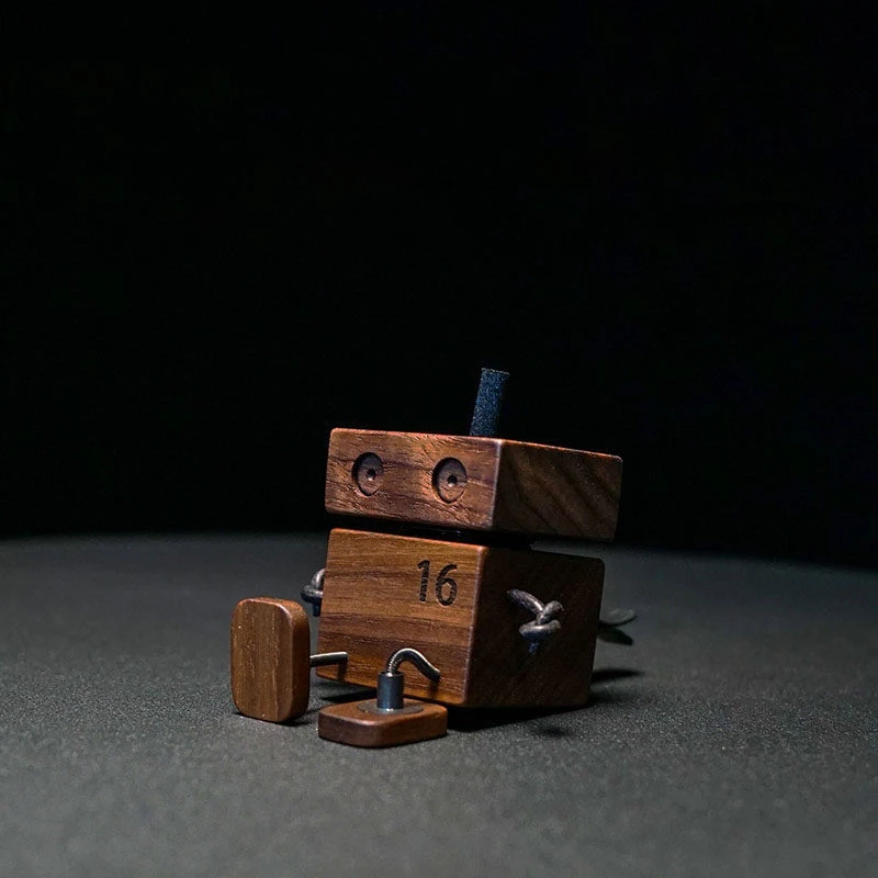 Wooden Robot Car Dashboard Ornament – Natural Wood & Metal Accents, Handmade Vehicle Interior Decor