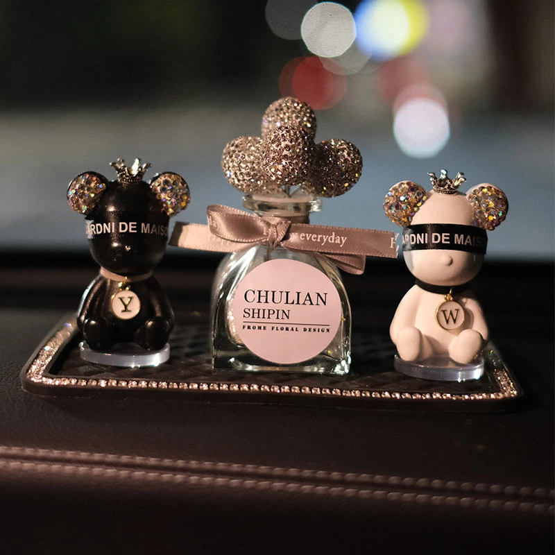 Artificial Rhinestone Bear & Balloon Car Dashboard Set - Decorative Aroma Ornaments with Anti-Slip Mat