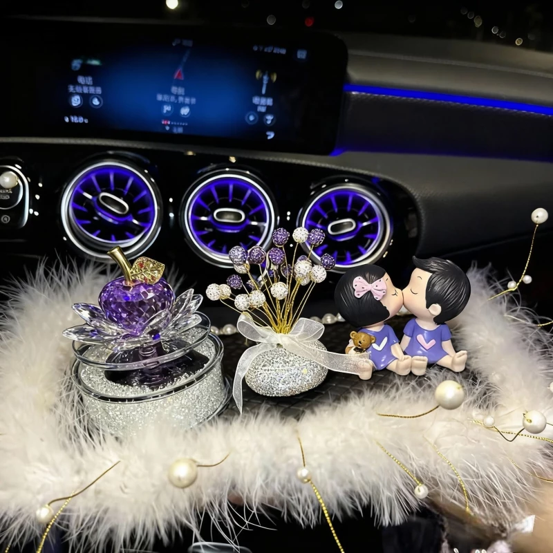Couple Figurine & Rhinestone Aroma Car Dashboard Set - Faux Fur Mat Decor